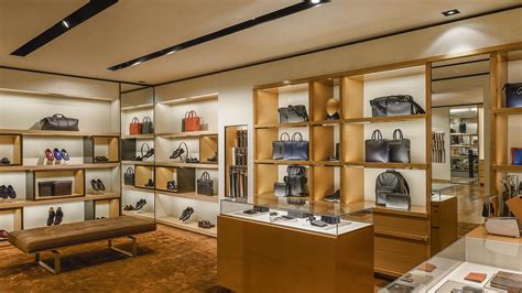 romea contea louis vuitton|Louis Vuitton italy stores.